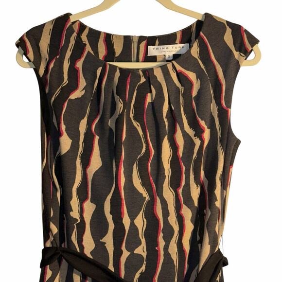 Trina Turk Abstract Print Belted Sheath Dress Size 2 Brown Tan Black Cap Sleeve - Picture 2 of 8